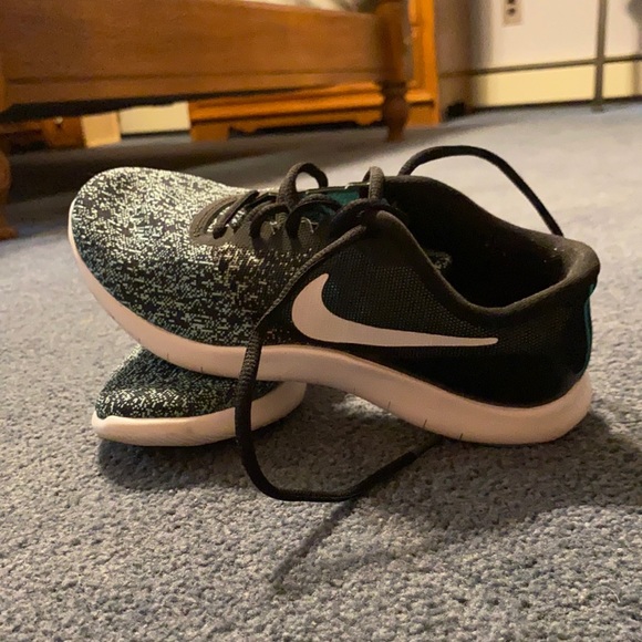 Nike Shoes - Nike running shoes
